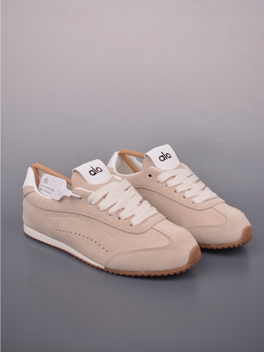 ALO Yoga Women’s Beige Suede Retro Runner Sneakers